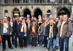Unter der Leitung von Stefan Paßfeld erlebten 14 Bewohnerinnen und Bewohner und zehn Mitarbeitende den ökumenischen Kirchentag in München. FOTO: STEFAN PASSFELD