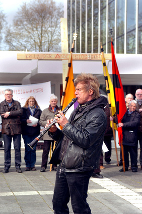 Norbert Labatzki begleitete die Feier mit Klarinettenmusik.