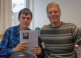 Oliver Baumgärtner mit seinem "Trainer" Andreas Hütter. FOTO: SASI