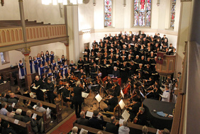 Die Matthäus-Passion ist als längstes und aufwändigstes Kirchenmusikwerk Bachs nur selten zu hören. In diesem Jahr gab es in Ückendorf eine Gelegenheit.