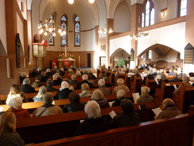 Viele Geburtstagsgäste: Die Kirchengemeinde Wattenscheid-Günnigfeld feierte den 90sten Geburtstag ihrer Christuskirche. 