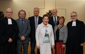 Dr. Jutta Schröder wurde im Rahmen eines Festgottesdienstes als erste Chefärztin in den EVK eingeführt. (v.l.) Krankenhausseelsorger Klaus Bombosch, Pflegedirektor Ulrich Deutsch, der Ärztliche Direktor Prof. Claus Doberauer, Chefärztin Dr. Jutta Sch