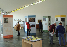 Die Wanderausstellung "Leben nach Luther" präsentiert die Kulturgeschichte des evangelischen Pfarrhauses. Fotos: CE