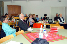 Dennoch sprach Internet-Pfarrer Bernd Tiggemann (siehe oben) sich vor der Pfarrkonferenz für die Nutzung von Sozialen Netzwerken aus. FOTOS: CORNELIA FISCHER