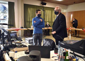 Vorbesprechung: David Heuer (links) und Superintendent Heiner Montanus klärten Details.
