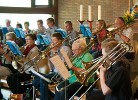 Bei Stücken aus der Filmmusik „Fluch der Karibik“ wackelten die Wände der Lukaskirche. FOTO: PETER GRÄWE