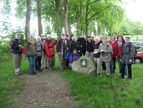 20 Personen umfasste die Trinitatis-Pilgergruppe, 6. von links: Wanderführer Werner E. Neubach. FOTOS: HORST BUSCHMANN