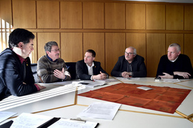 Feiern kann man auch ohne geöffnete Läden, meinen  (von links) Mark Rosendahl (DGB), Dieter Heisig (ISPA), Michael Sievers (verdi), Werner Skiba (KAB) und Markus Pottbäcker (Katholische Stadtkirche). PHOTO: CORNELIA FISCHER