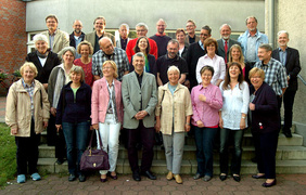 29 Frauen und Männer aus drei Presbyterien: In einer gemeinsamen Sitzung einigten sich die Bismarcker, Hüller und Ückendorfer überraschend schnell auf einen Namen für ihre Gemeinde. FOTO: CORNELIA FISCHER