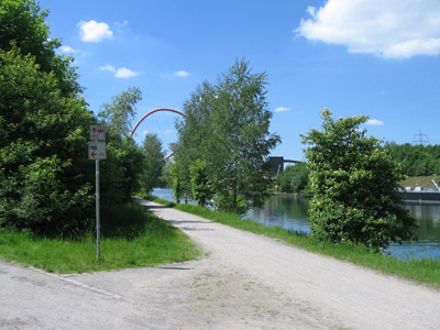 Landschaftlich reizvolle Radwege gibt es auch in Wattenscheid und Gelsenkirchen, beispielsweise entlang des Kanals. FOTO: DIRK BÜLTMANN