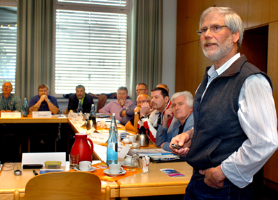 Sicherheit in den Kirchengemeinden: Im zweitägigen Seminar lernten ehren- und hauptamtliche Mitarbeiter von Ulrich Braß, wie Sicherheits-Standards umzusetzen sind.